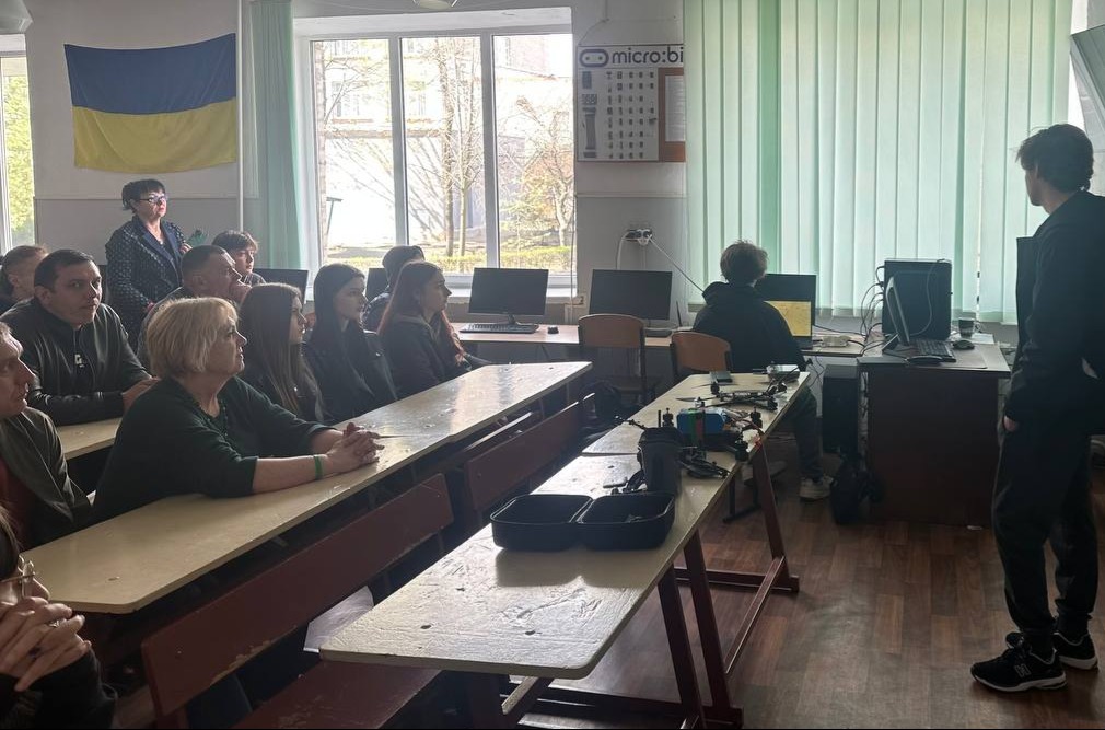 обговорення перспективи розвитку дроноспорту